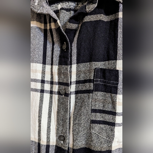 💥5 for 25💥Old Navy XL flannel shirt in black and white - Picture 3 of 8